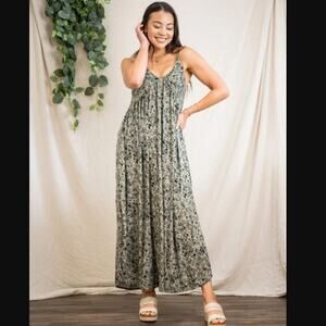 Sozy Isabelle Chic and Flowy Maxi Dress with Straps and Side Slits Size L